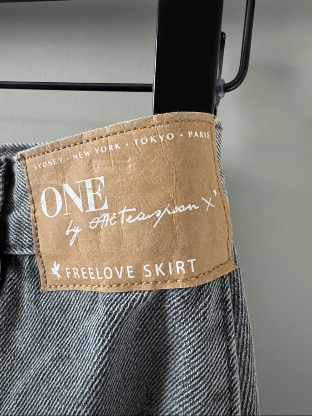 ONE TEASPOON PHANTOM FREELOVE DISTRESSED DENIM PENCIL SKIRT GRAY SIZE 27 - Picture 4 of 5